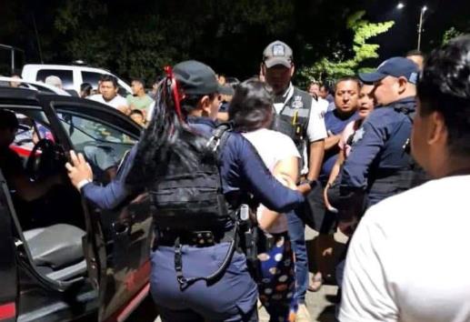 Pareja que agredió a mujer por una tablet en Cosoleacaque, son dejados en libertad