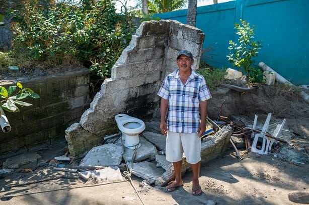 "El mar se tragó mi casa y mi restaurante": pescador de Alvarado, Veracruz