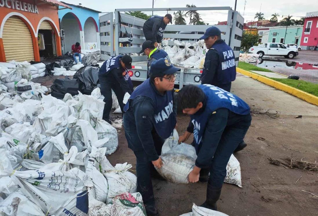 Semar brinda apoyo a damnificados por desbordamientos de los ríos Coatzacoalcos y Papaloapan