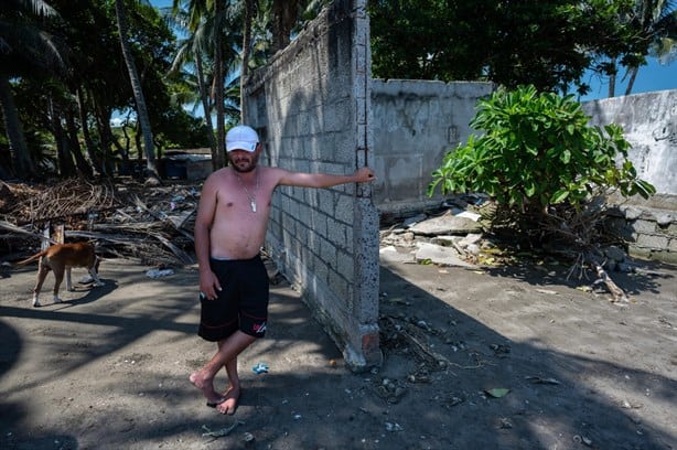 "El mar se tragó mi casa y mi restaurante": pescador de Alvarado, Veracruz