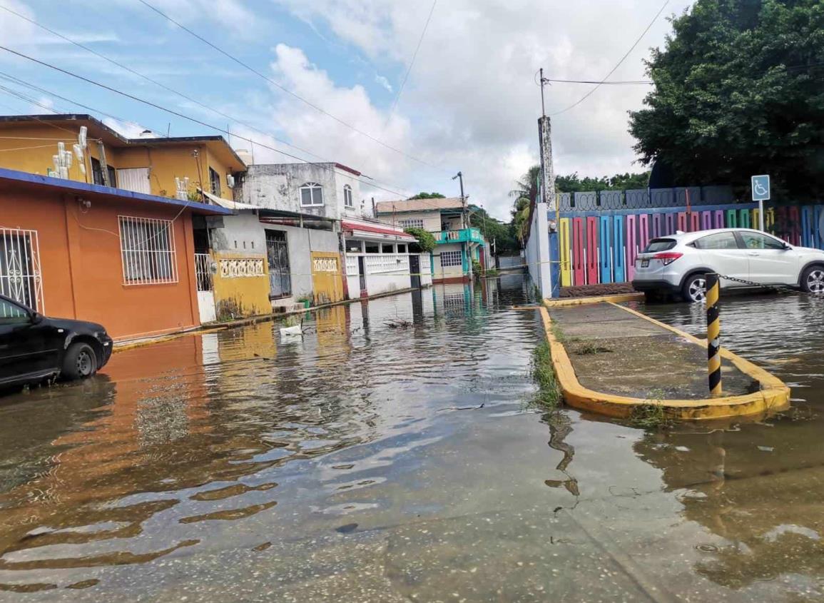 Familias de Nanchital afectadas por anegaciones