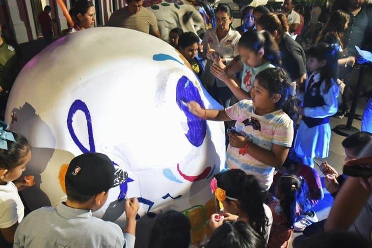 Con panes gigantes y esculturas de cráneos, realizaron evento de Día de Muertos en Misantla 