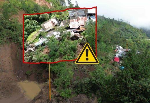 ¿Hay fallecidos? Derrumbe en autopista Orizaba-Puebla sepultó 6 unidades de carga