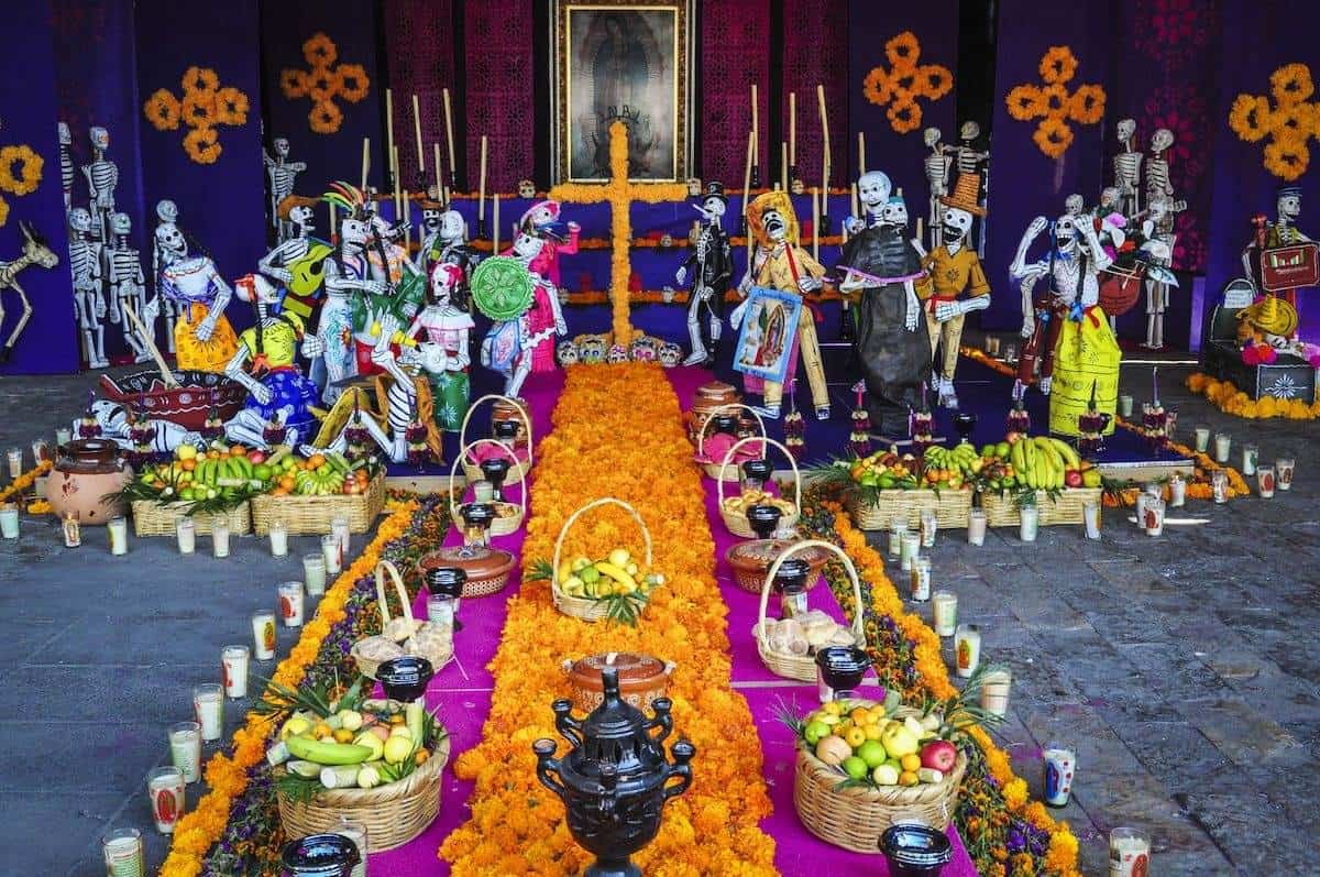 Sigue estas recomendaciones para evitar accidentes con tu altar de Día de Muertos