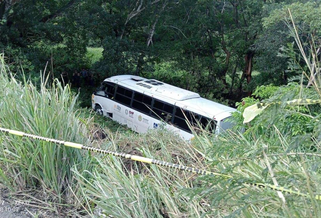 Se accidenta camión del DIF estatal de Veracruz en Los Tuxtlas