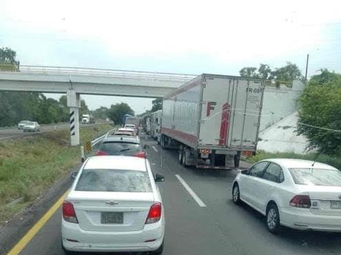 Capufe alerta sobre fila de hasta 9 kilómetros de autos en autopista Córdoba-Veracruz