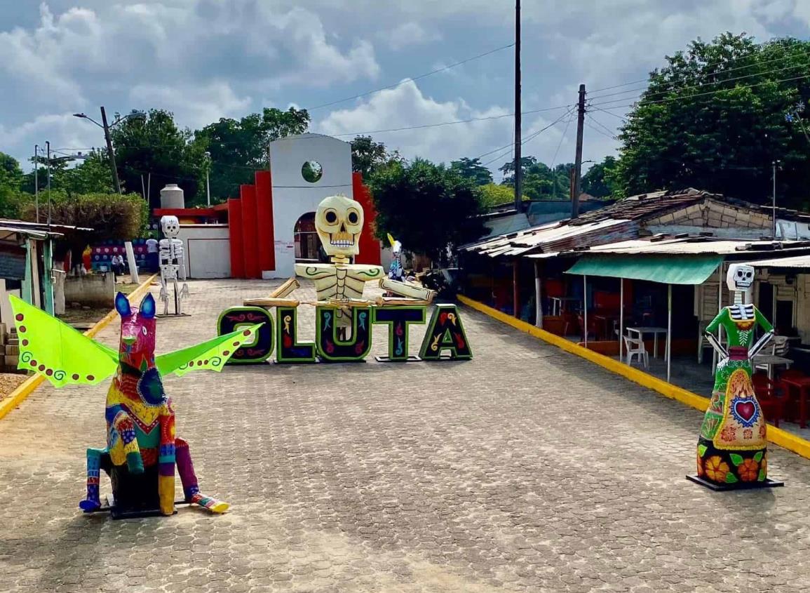 El panteón de Oluta al igual que el pueblo, está dividido en cuatro barrios 