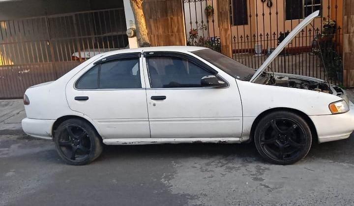 Pide ayuda para recuperar su auto que fue robado en la colonia Formando Hogar