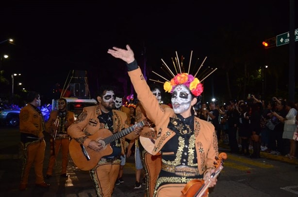 Papaqui de catrinas en Veracruz por Día de Muertos reúne a cientos de familias | VIDEO