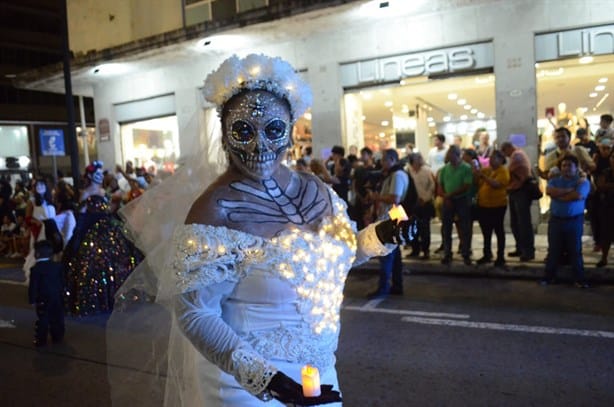 Papaqui de catrinas en Veracruz por Día de Muertos reúne a cientos de familias | VIDEO