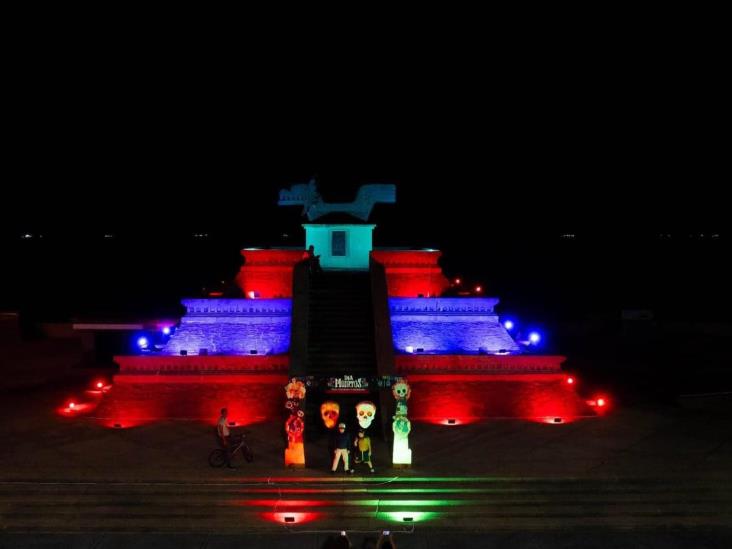 Día de Muertos: Así decoraron los lugares emblemáticos de Coatzacoalcos | FOTOS