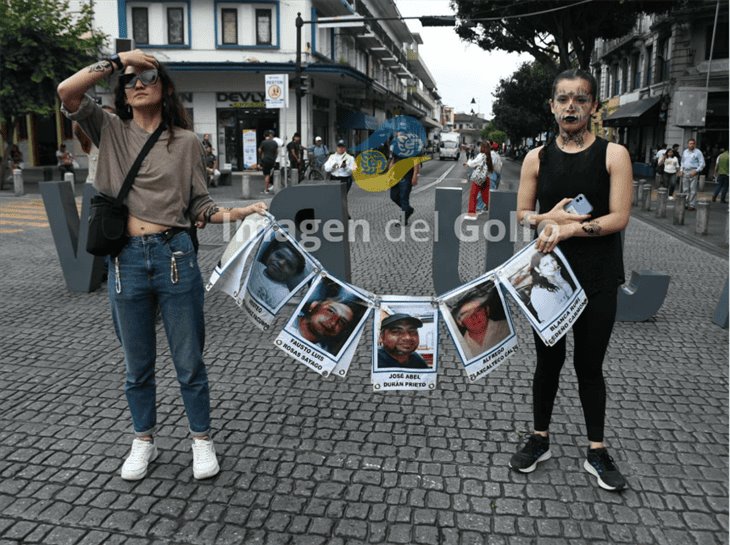 Se manifiestan en Xalapa por personas desaparecidas; recriminan que investigaciones no avanzan