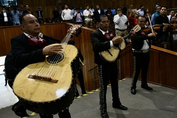 ¡Hasta mariachi hubo! Entre lágrimas y buenos deseos, termina la LXVI Legislatura de Veracruz