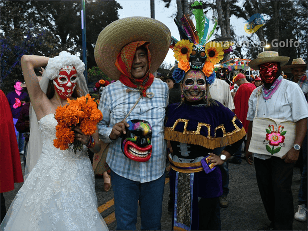 Catrinas derrochan gala en Xalapa con el desfile Mágico Veracruz (+Video)