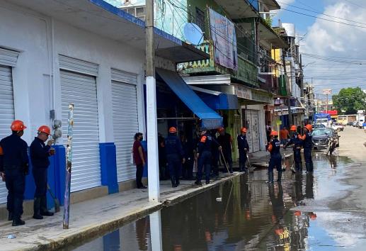 Disminuye inundación en Minatitlán; autoridades se unen a trabajos de limpieza