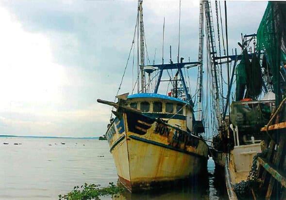 Pescador de Alvarado transportaba huachicol en barco camaronero