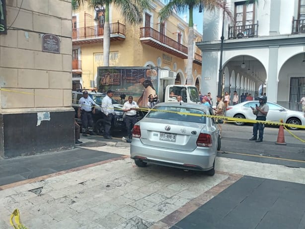 Conductor choca varios carros y termina detenido en centro histórico de Veracruz |VIDEO