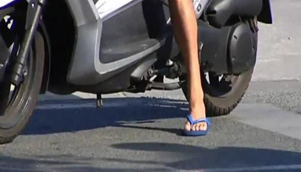 A estos peligros te expones si manejas una motocicleta usando chanclas