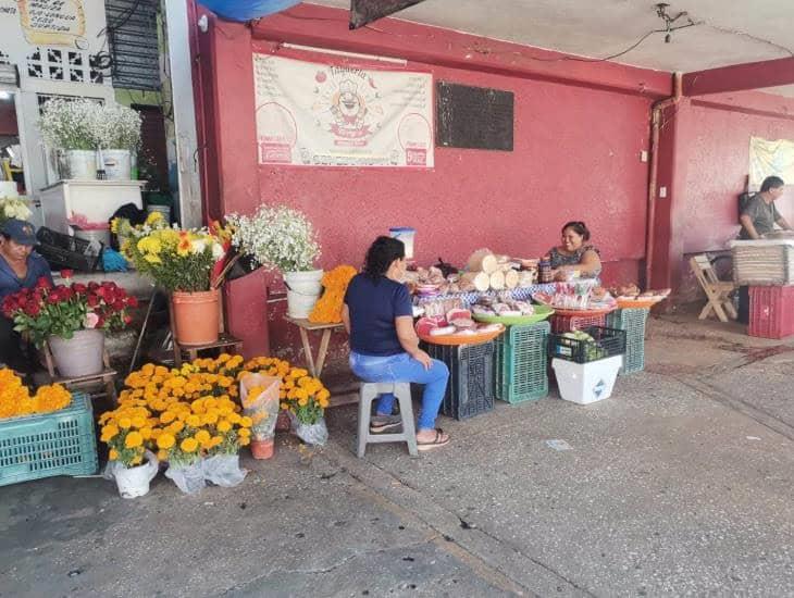 Día de Muertos incrementa las ventas en Nanchital; más de 30 vendedores beneficiados