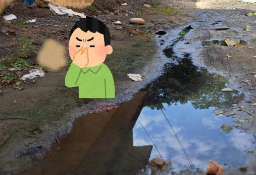 Problemas de drenaje afectan a vecinos en esta colonia de Misantla