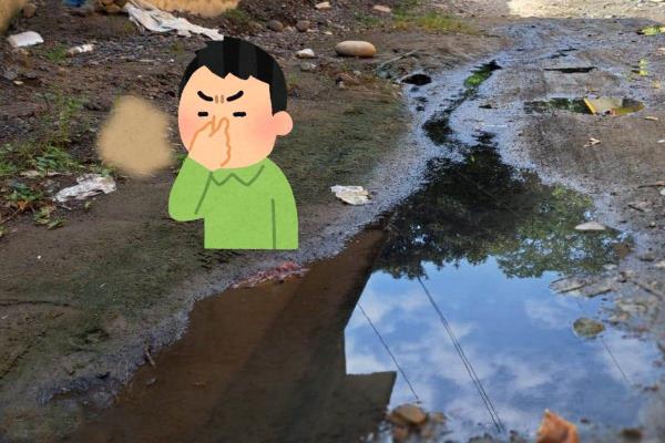 Problemas de drenaje afectan a vecinos en esta colonia de Misantla