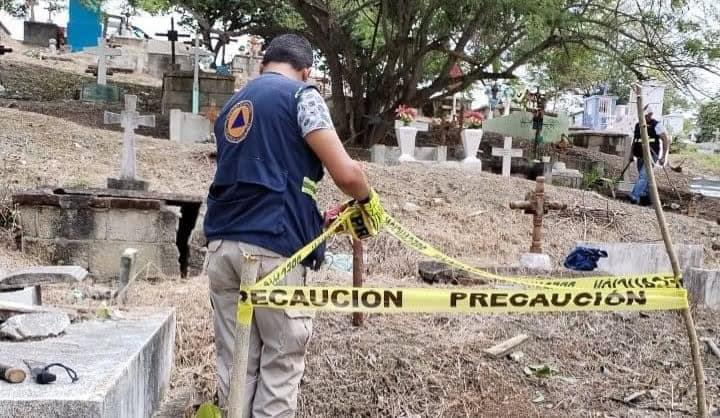 Restringen en Poza Rica áreas de panteones por riesgos