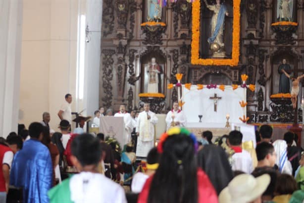 Misantla celebra a Todos los Santos con misa y marcha infantil