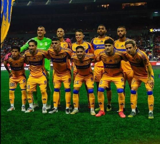 Ruge Tigres en Tijuana a costa de los caninos