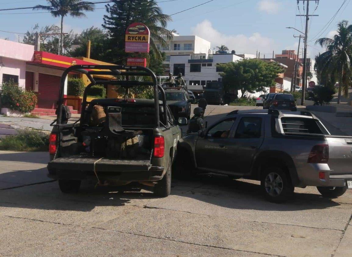 Camioneta del ejército provoca colisión en Coatzacoalcos 