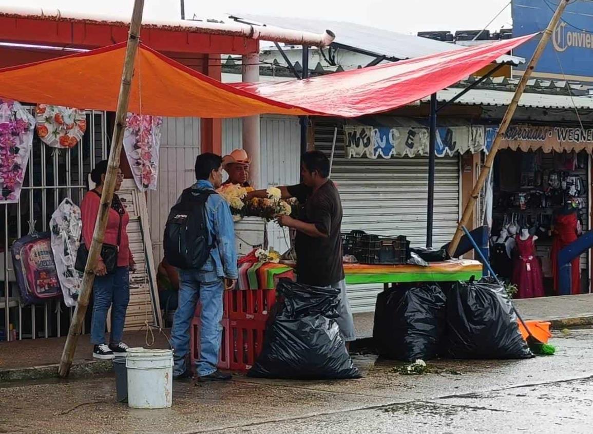 Vendedores de flores en Moloacán reportaron excelentes ventas este sábado