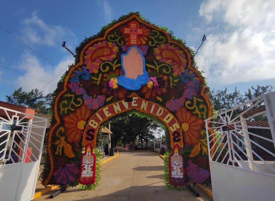 Capturan una boa en el panteón de Villa Allende, Protección Civil mantiene recorridos en Día de Muertos