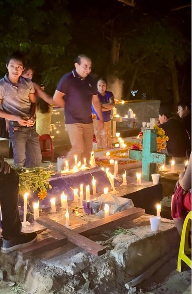 Día de Muertos en Zaragoza, una noche de fiesta de flores y velas que iluminan la noche I VIDEO 