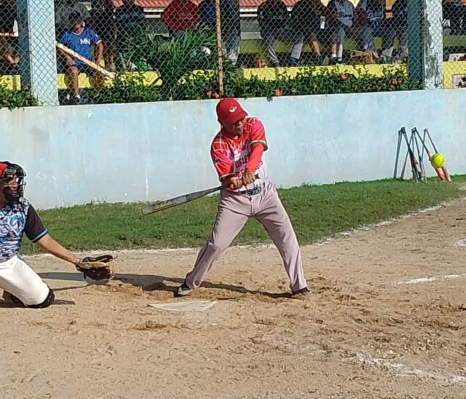 Tigres devora a Mezcaleros en softbol botanero