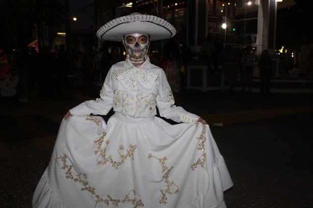 Efectúan onceavo papaqui de catrinas Tradiciones Mexicanas en Veracruz