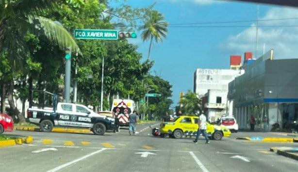 Motociclista choca contra un taxi en avenida Díaz Mirón de Veracruz