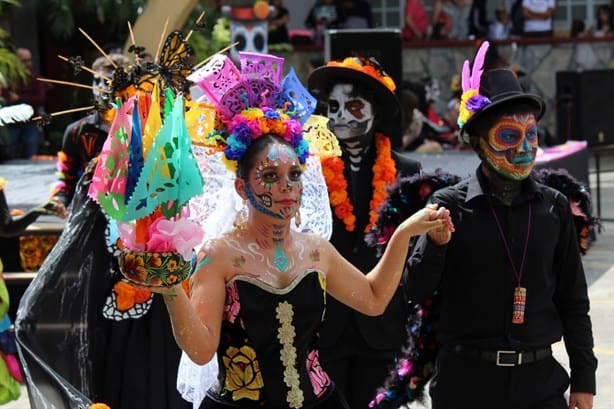 Escuelas celebran el Día de Muertos para promover los valores culturales, afirma supervisor