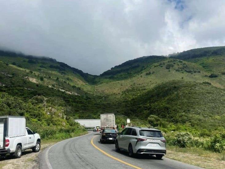 Choque en Acultzingo bloqueó la ruta clave Orizaba-Tehuacán