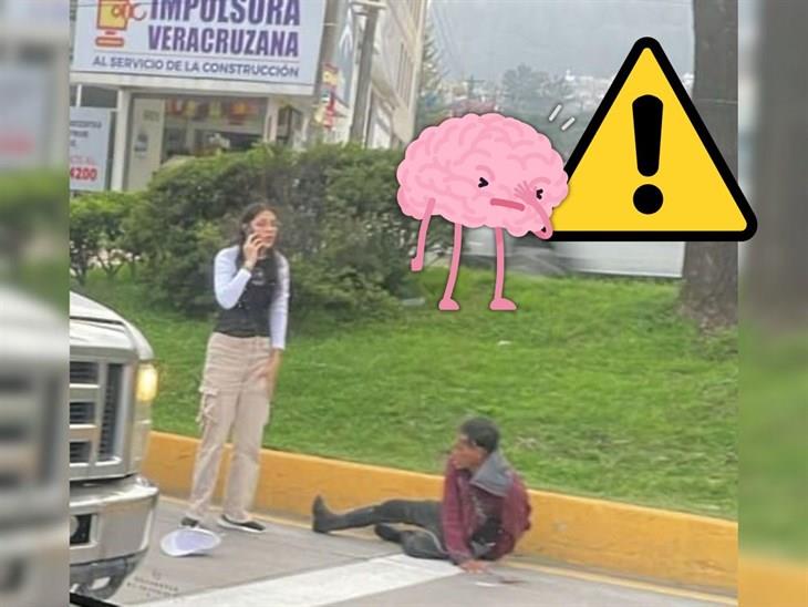 ¡Por imprudente! En Xalapa, hombre se cruza la avenida Lázaro Cárdenas y es atropellado