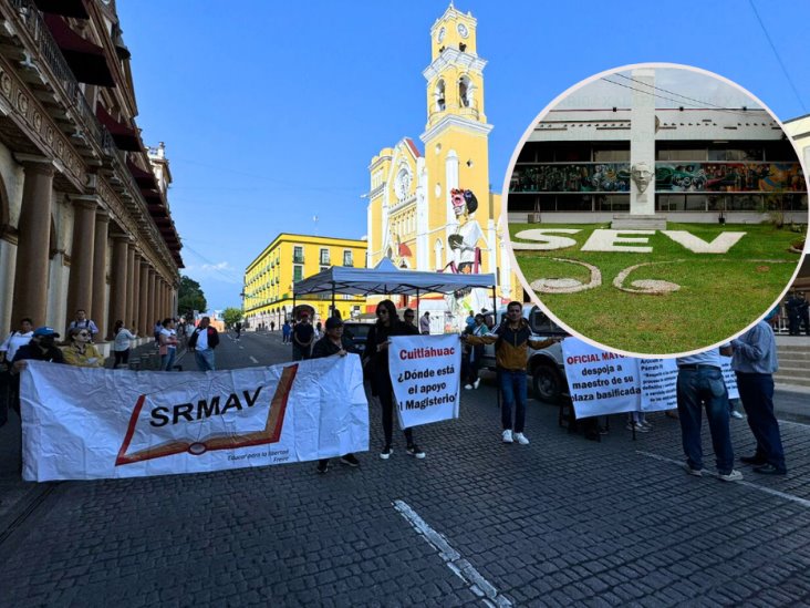 Profesores cierran el centro de Xalapa; acusan que SEV "robó" plaza a compañero