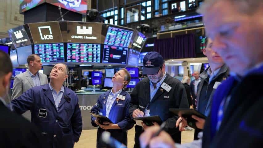 Wall Street cierra con pérdidas a unas horas de las elecciones en EU