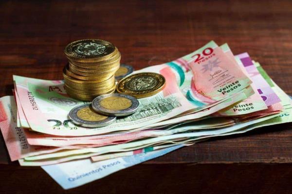 SAT: ¿Qué personas SÍ deben declarar impuestos por recibir aguinaldo?