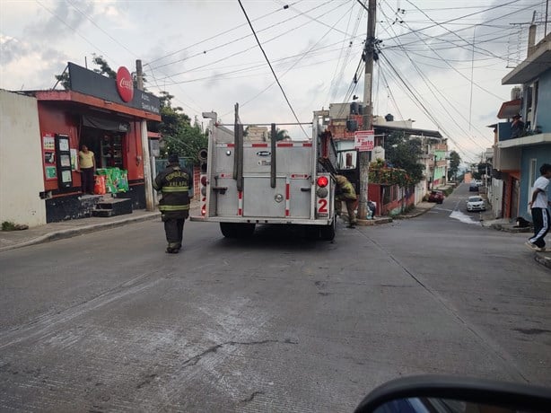 ¡Les sacó un susto! Flamazo en una vivienda alerta a vecinos en Xalapa