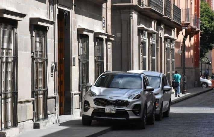 ¿De cuánto es la multa en Veracruz por estacionarse sobre la banqueta?