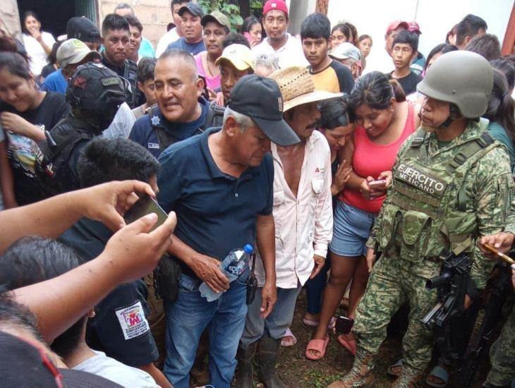 Pajapeños capturan a tres presuntos generadores de violencia ¡casi los linchan!