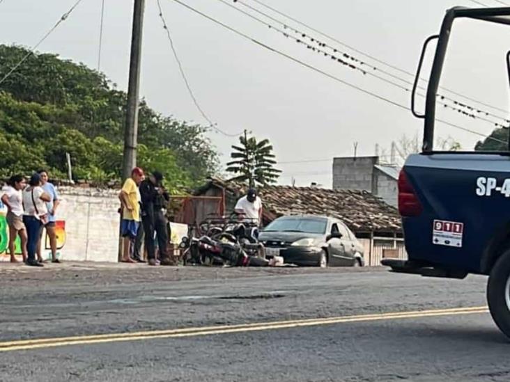 Choca moto contra camioneta sobre carretera Córdoba- La Tinaja