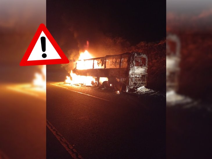 ¡En llamas! se incendia autobús de turismo en libramiento de Xalapa