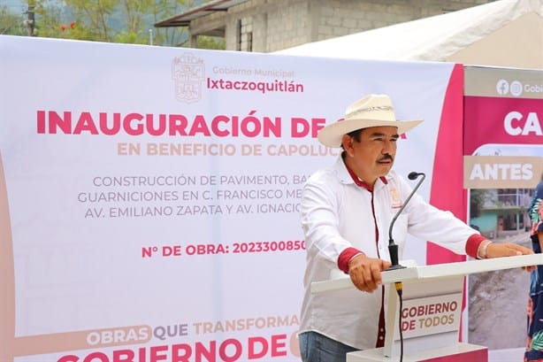 ¡Por fin! Entregan obra de pavimentación y banquetas en calle de Capoluca, Ixtaczoquitlán