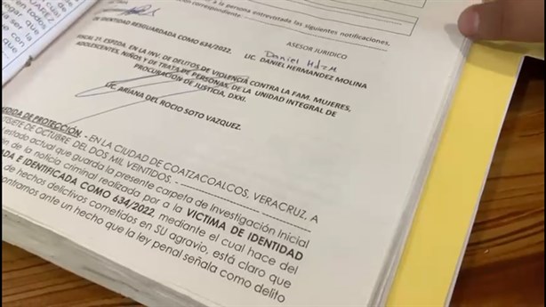 Profesora de preparatoria de Coatzacoalcos denuncia ante Fiscalía acoso laboral de director