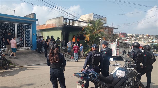 Incendio consume vivienda en la colonia Carolino Anaya de Xalapa