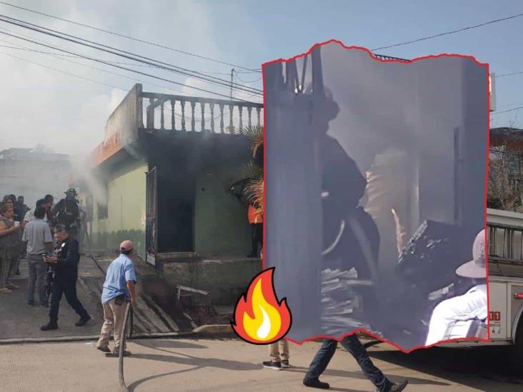 Incendio consume vivienda en la colonia Carolino Anaya de Xalapa